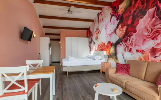 Romantic Studio With Garden