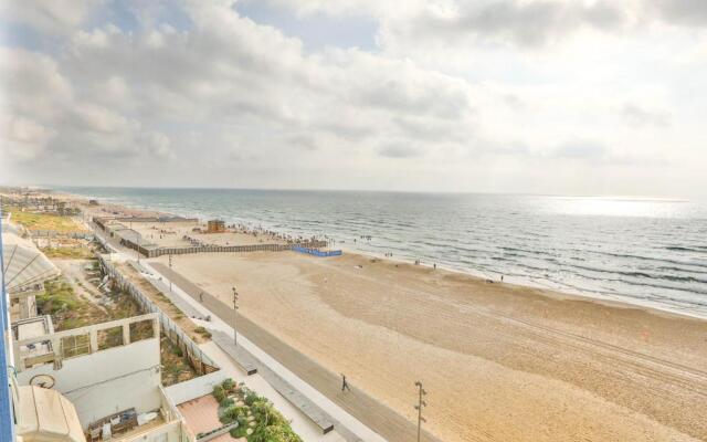 Colony Beach Apartment 705