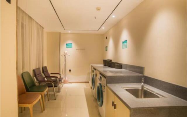 City Comfort Inn Liuzhou Wuxing Walking Street Zhonghuan Tower