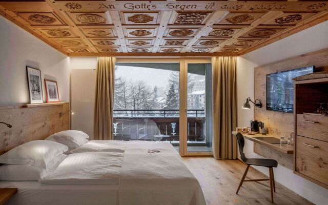 Swiss Alpine Hotel Allalin