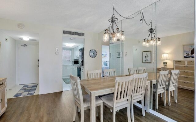 Admiralty House 806 South