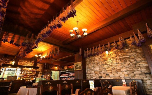 Provence Rose Lodge in Ching Jing