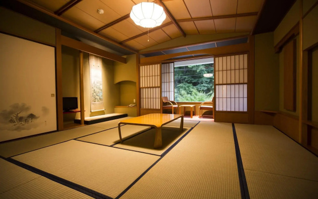 Aizu Higashiyama Onsen, Tsuki no Akari