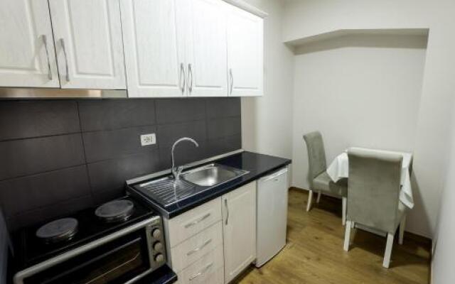 Elior2 Apartments