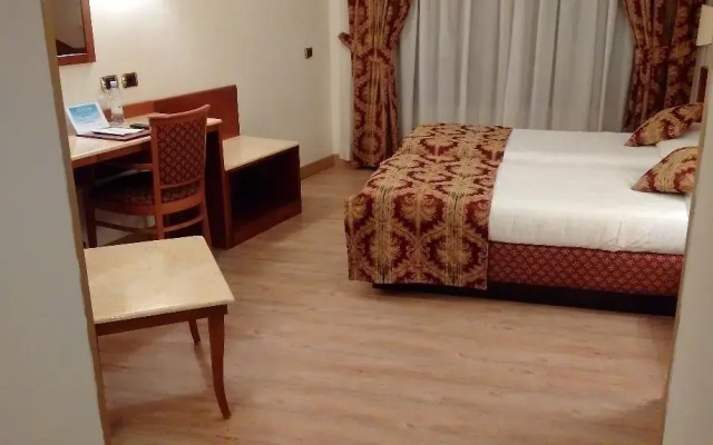Mokinba Hotels King