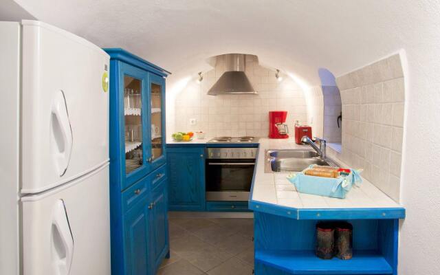 Semeli Cave House