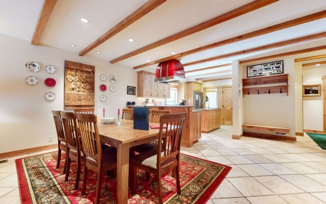 Val DIsere 9 Spacious and Walk to The Village, Washer Dryer, Gas Grill, Master Suites and More by RedAwning