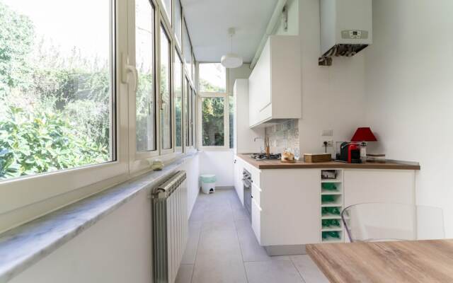 Piazza San Luigi 9 in Naples