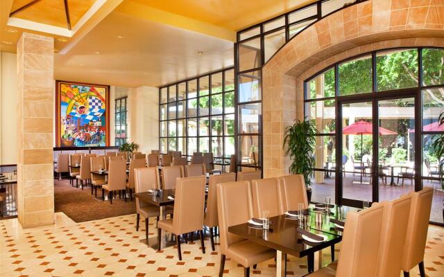 Sheraton Crescent Hotel