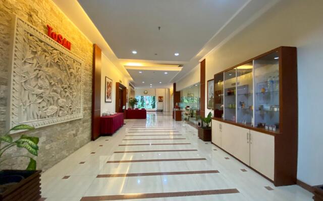 Tosan Hotel
