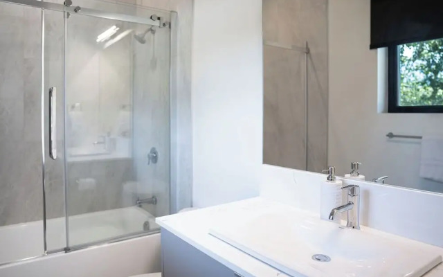 Rustic Retreat by Revelstoke Vacations