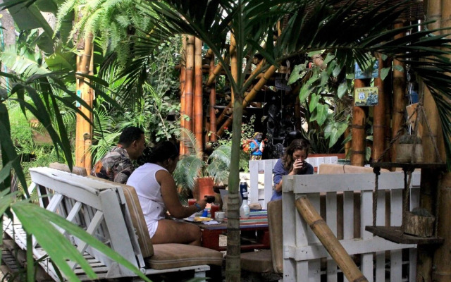 La Natura Hostel & Pool