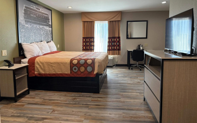 Super 8 by Wyndham Frankfort IN