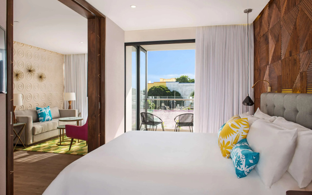 The Fives Downtown Hotel & Residences, Curio Collection by Hilton