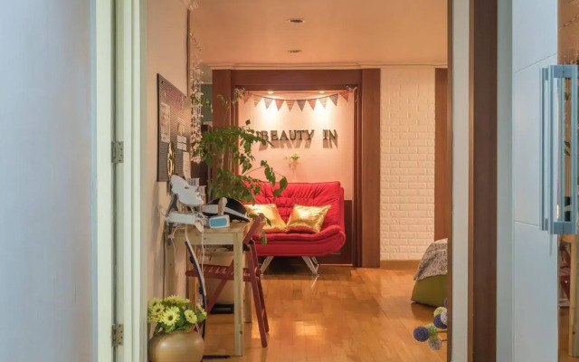 Beauty in Guesthouse (Female Only)