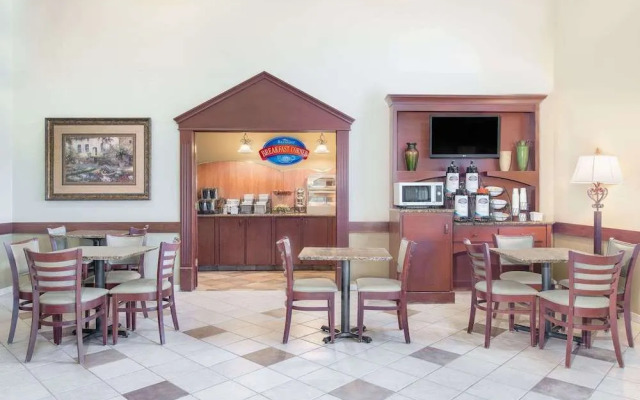 Holiday Inn Express Litchfield