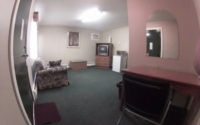 Outpost Motel & Kitchenette Suites