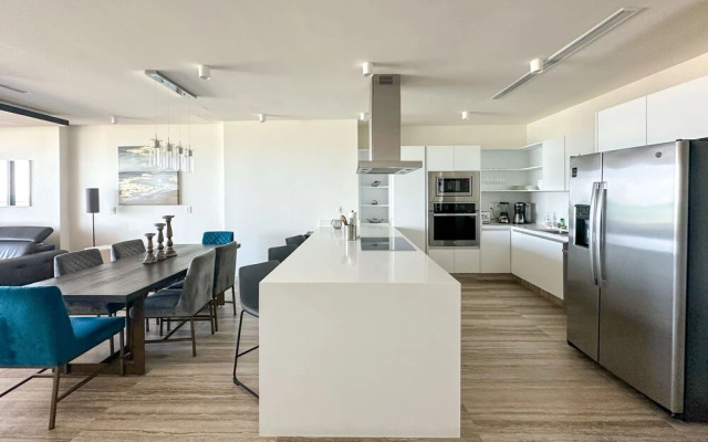 2BR Iconic Oceanfront Escape