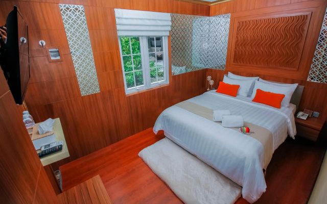 Petit Boutique Hotel
