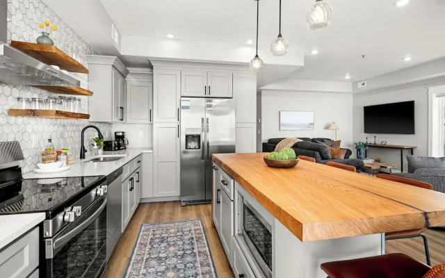 Dragestil 713 Duluth Condos