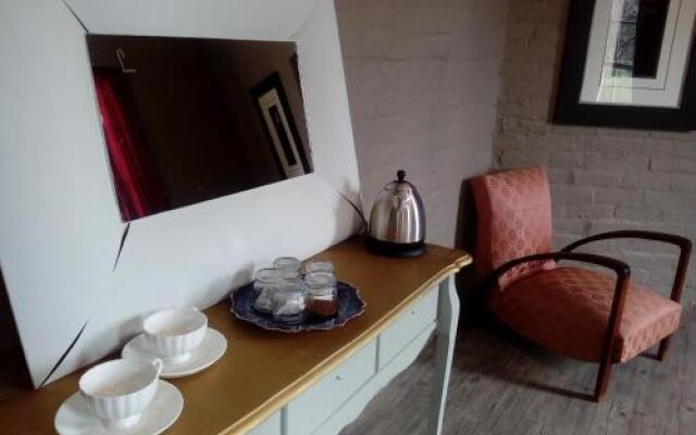 TeaterHuis Guest House