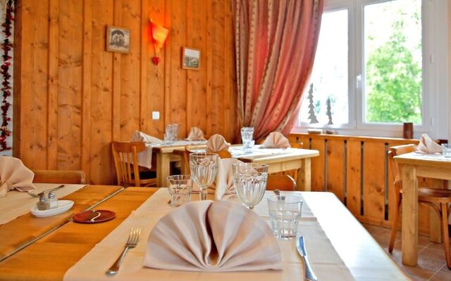 Logis Hôtel les Arobiers
