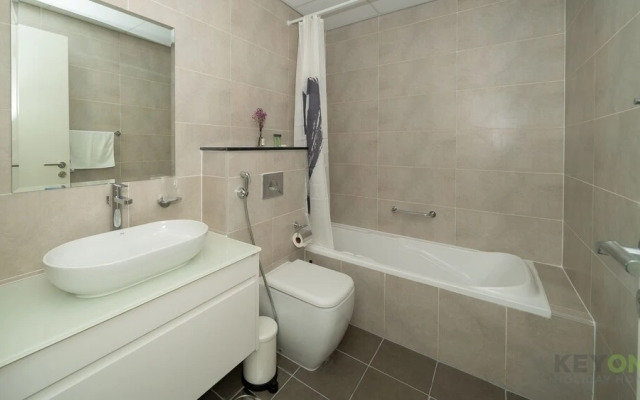 KOHH – 1BR in Carson Tower