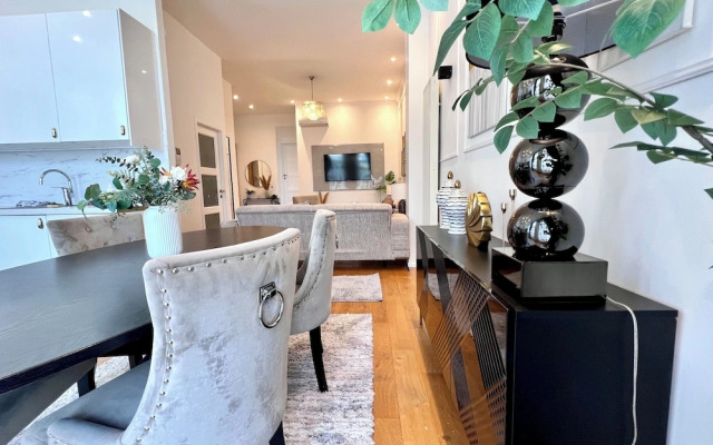 Cozy for 9 Guests Brussels Midi Station