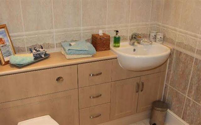 Appletree Court House