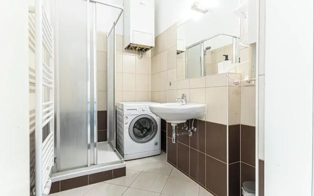 Comfy 2BR Flat Belvedere Vicinity