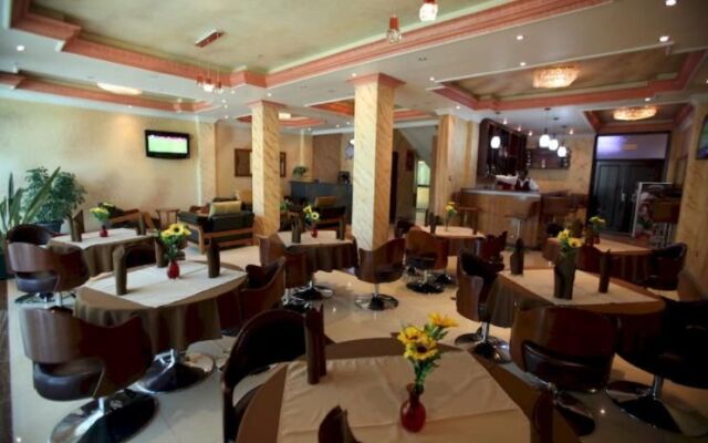 Ark Hotel