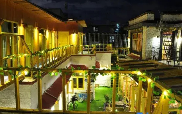 Lhasa Cangwu Homestay