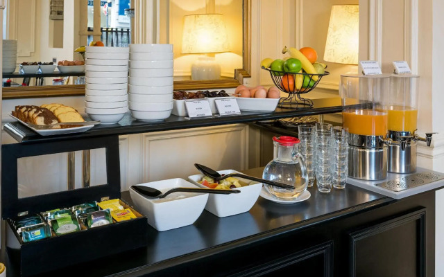Peyris Opera Hotel