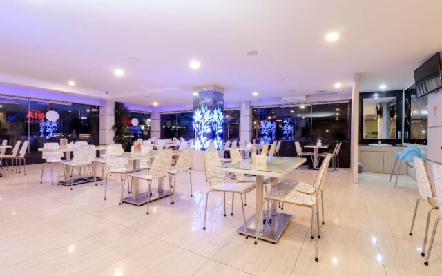 Lovina Inn Hotel Batam