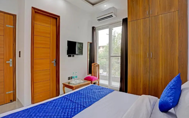 Hotel Golden Admire- Noida Sector 56
