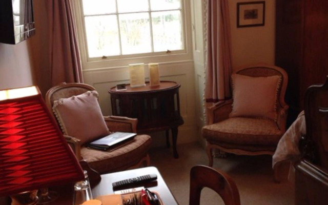 Westgate Manor