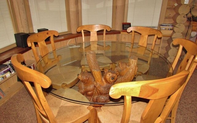 080 - Moonshadows Log Cabin