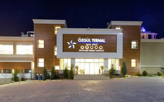 Grand Ozgul Thermal Holiday Village