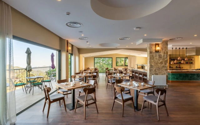Petit Palais Platres Hotel