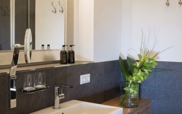 Hotel LOGIS First Class Business Suites