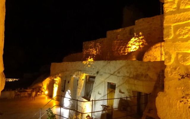 Emit Cave Hotel