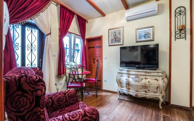 Emperor's Suites
