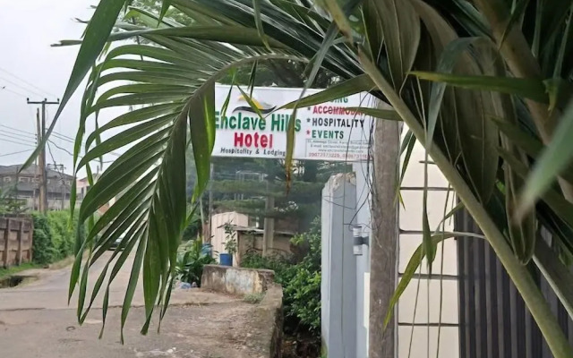 Enclave Hills Hotel