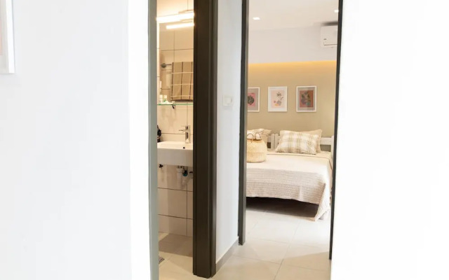 1 Bedroom Apartment Lambisea