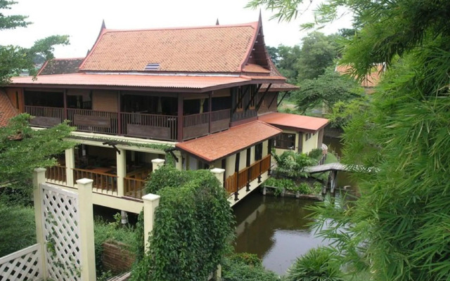 Luang Chumni Village