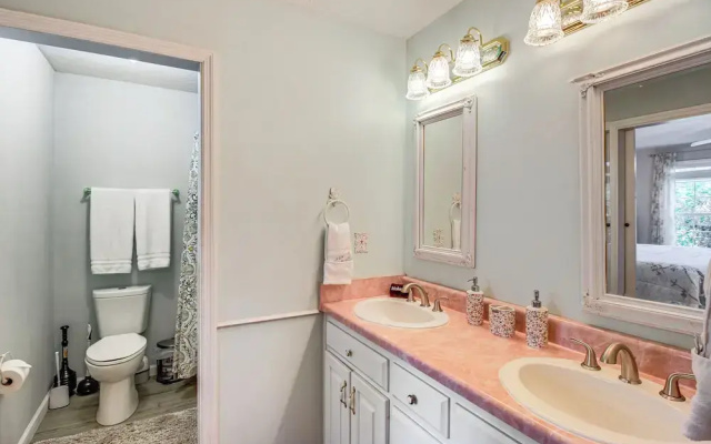 Charming Trenton Home w/ Mtn Views & Patio!