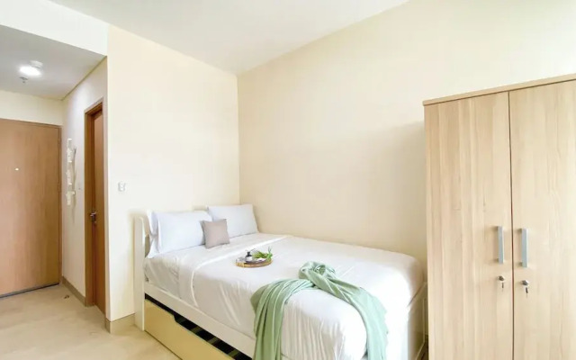 Comfortable And Modern Studio Apartment At B Residence
