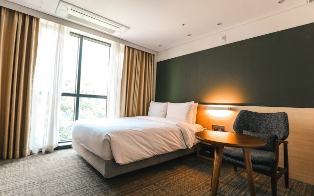ON City Hotel