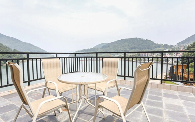 Tongyeong Slobbie Guest House