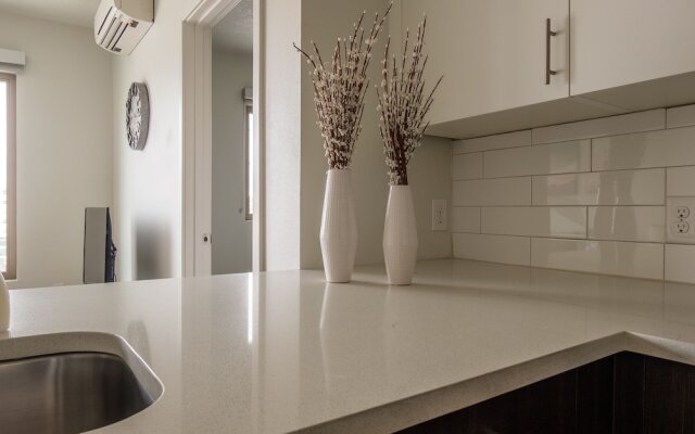 Downtown 2 BR w/ Wifi by Frontdesk